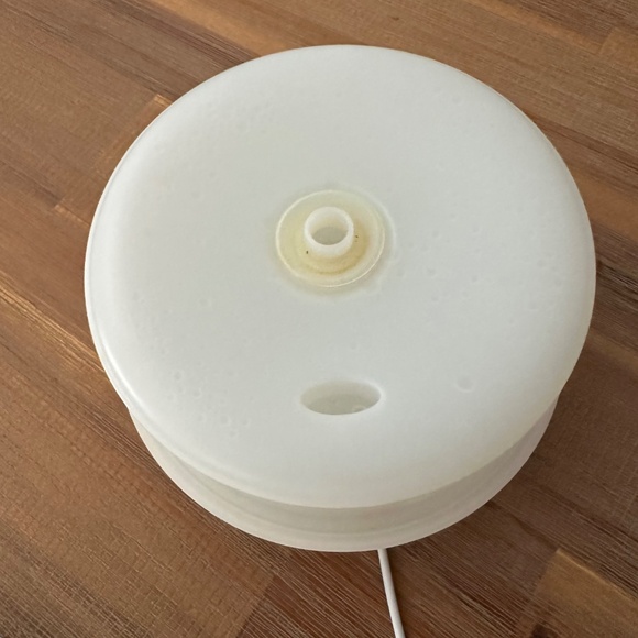 Young Living Essential Oils Macaron Diffuser - Picture 6 of 6